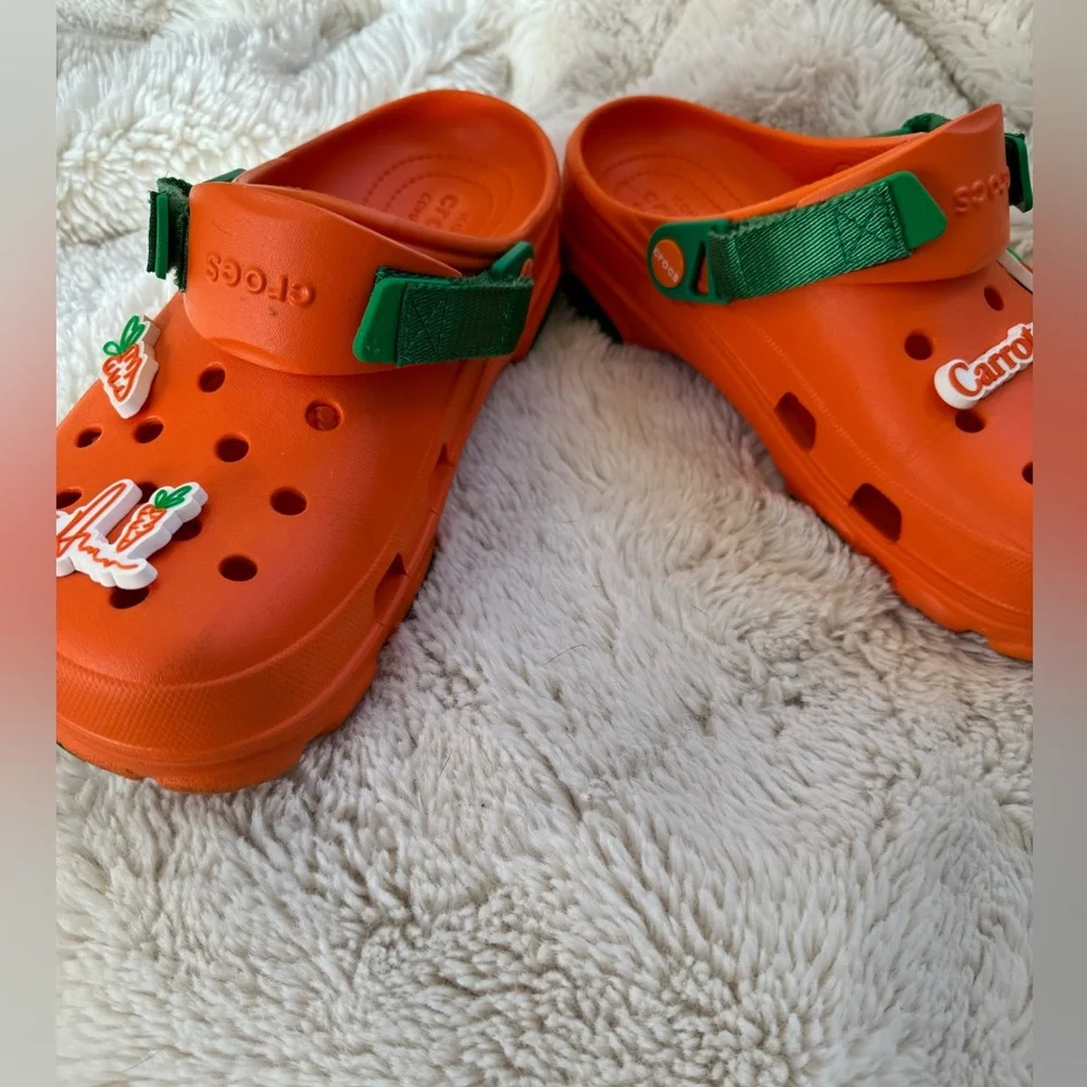 CROS CARROT DESIGN. Worn one time only!!! In perfect condition. SPECIAL DESIGN. - Picture 5 of 6